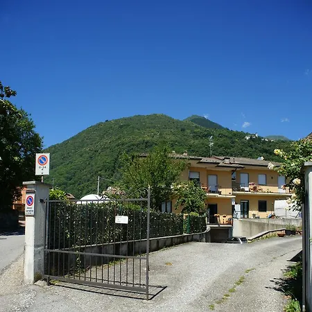 Casa Fiorella Appartement *